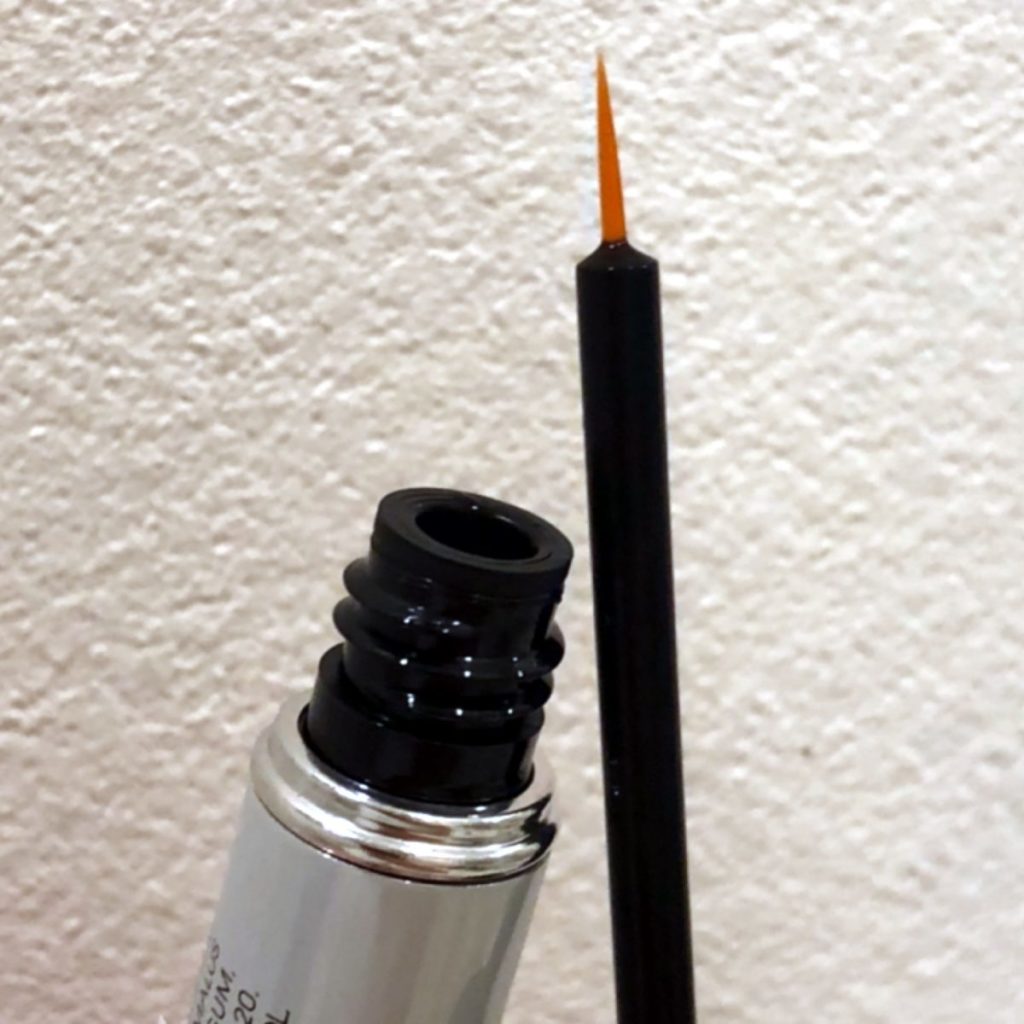 まつ毛を傷めすぎた私たち ラッシュアディクトでまつ育した結果副作用がヤバイ 本当に効果があるのか検証 Ms2300blog