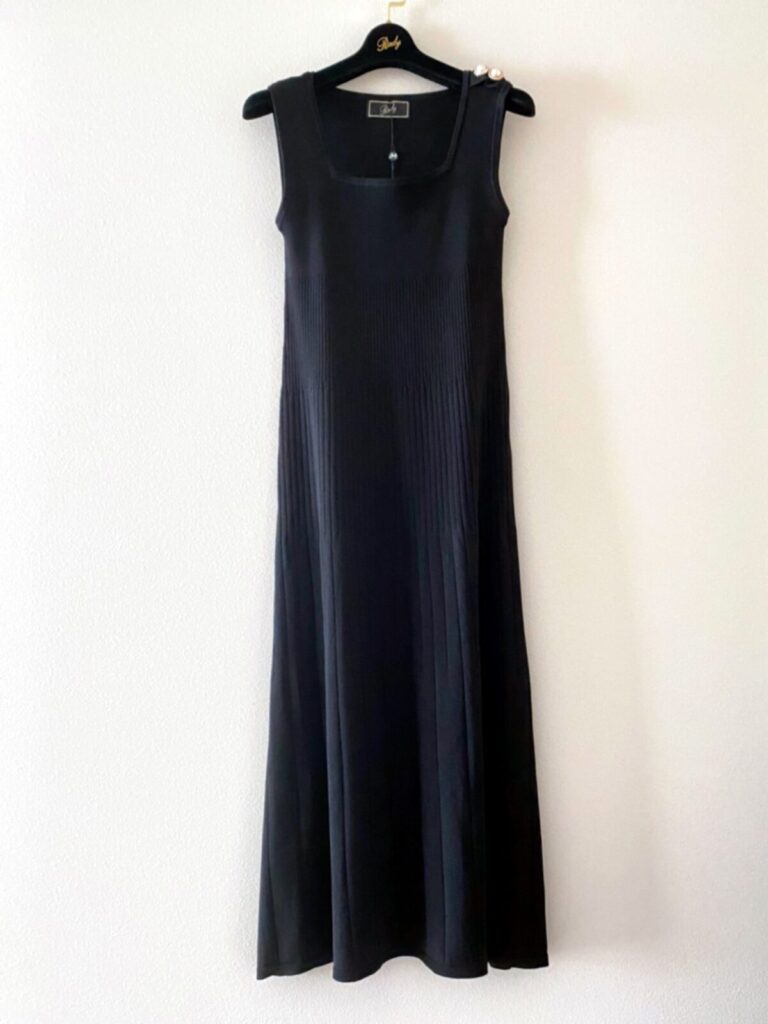 Radyブラックワンピース２着比較レポ ニットワンピース と リブニットワンピース の違いは Ms2300blog