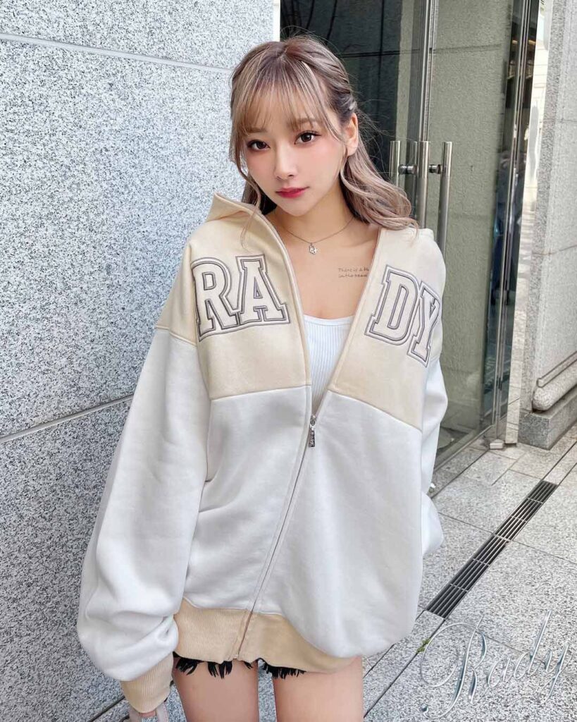 Rady ♡ バイカラーライン ショート セットアップ Rady ショートセットアップ レア（rady♡バイカラーセットアップ